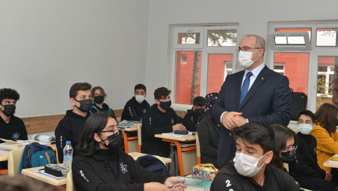 İlimiz Valisi Sayın Dr. Ömer TORAMAN Cemil Meriç Fen Lisesini Ziyaret Etti.