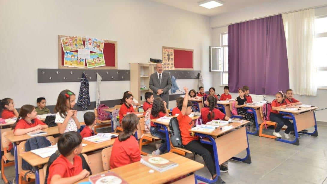 Elazığ Valisi Dr. Ömer TORAMAN Mehmet Akif Ersoy İlkokulunu Ziyaret Etti.