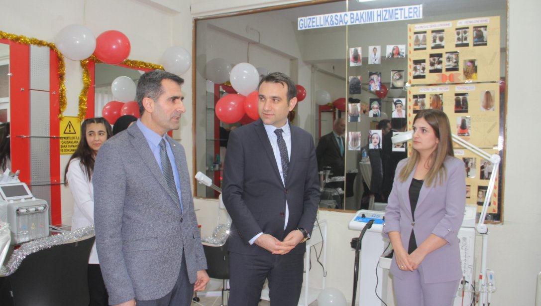 Öğretmen Sıdıka Avar Mesleki ve Teknik Anadolu Lisesi Güzellik ve Saç Bakımı Hizmetleri Alanı Yeni Cihazlarla Donatıldı.
