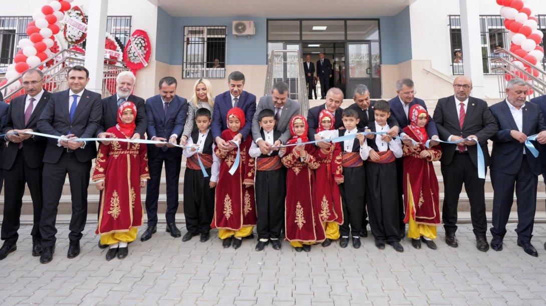 Milli Eğitim Bakanımız Yusuf TEKİN Elazığ İbrahim Taşel Ortaokulunun Açılış Programına Katıldı.