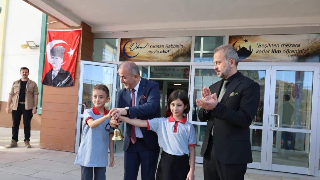 İLK DERS ZİLİNİ SAYIN VALİMİZ ÇALDI