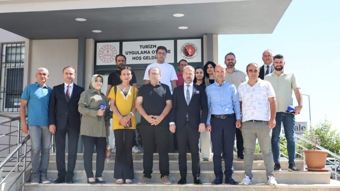 İL MÜDÜRÜMÜZ BERAAT ŞAHİN BASINLA TANIŞMA TOPLANTISI